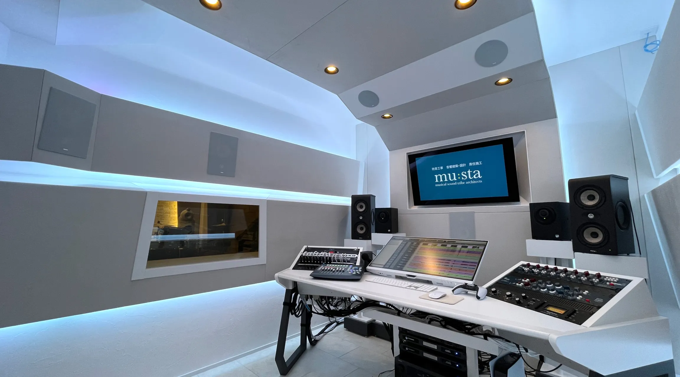 Control Room 02